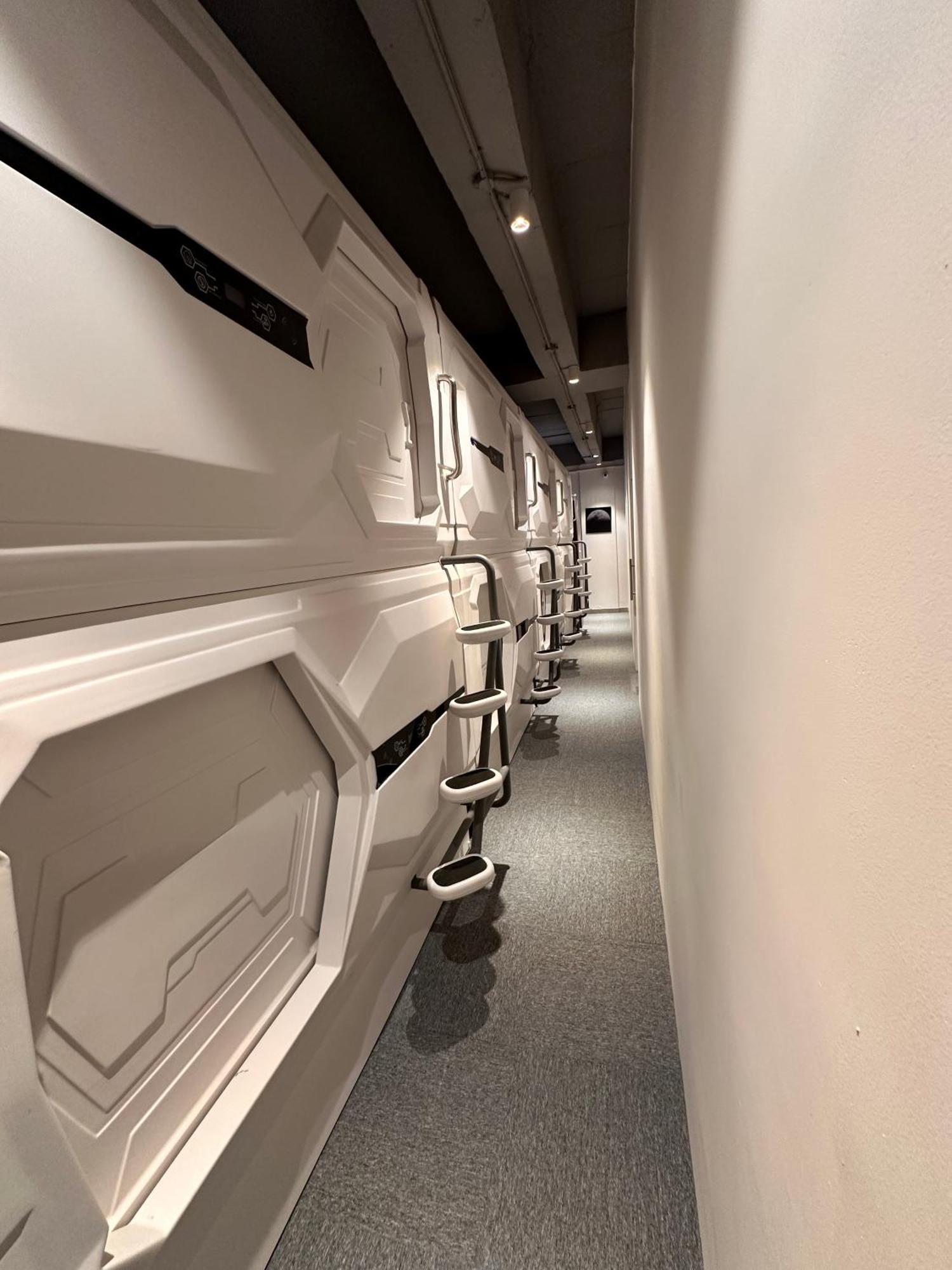 Blr Pods Hotell Bangalore Eksteriør bilde
